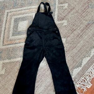 Girls Gymboree Black velvet corduroy style overalls with Straps 4 years